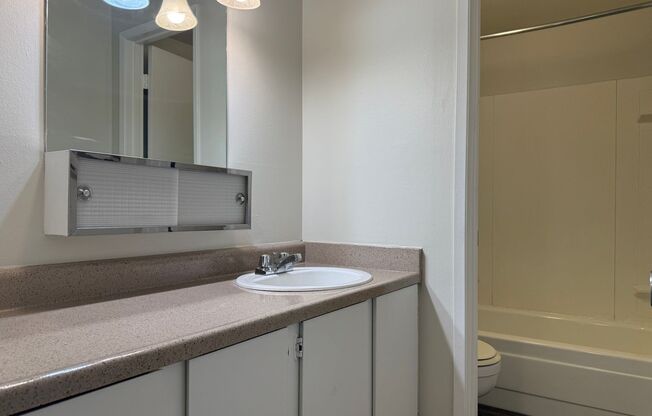 1 bed, 1 bath, 850 sqft, $1,275, Unit 113