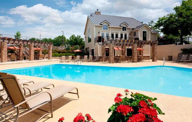 Swimming pool at CIncinnati OH apartments