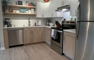 2 beds, 1 bath, $1,300, Unit #2