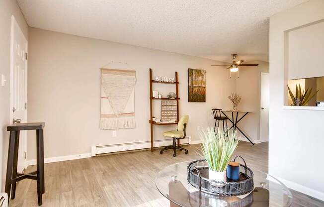 Mountain Vista Apartments in Lakewood, CO