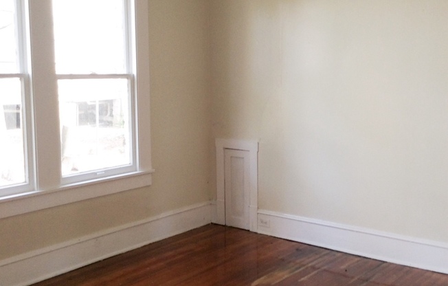 3 beds, 1 bath, $1,125