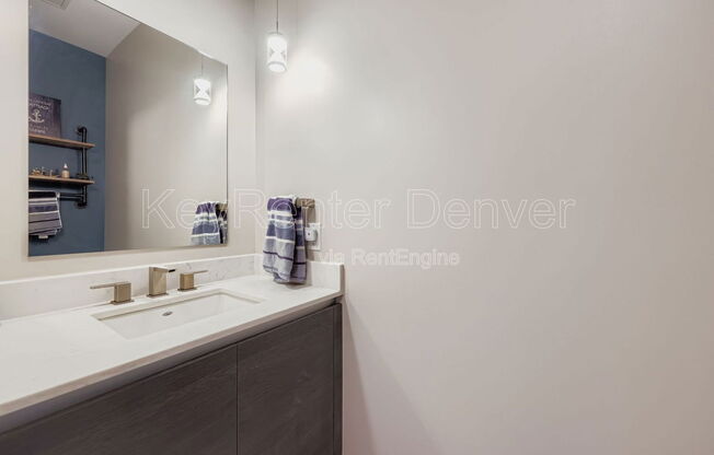 1 bed, 1.5 baths, 951 sqft, $2,300, Unit 617