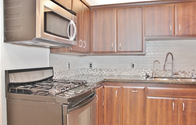 3 beds, 1 bath, $3,850