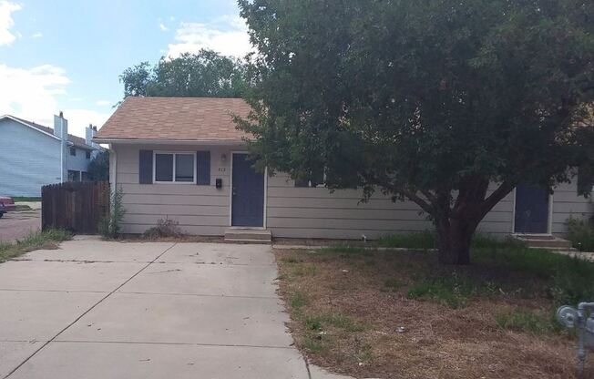 Fountain Duplex Unit Close to Fort Carson and Peterson AFB!!!