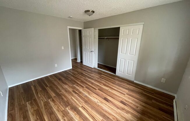 2 beds, 1 bath, 800 sqft, $1,425, Unit 16