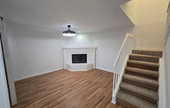 Updated Townhome Condo in Prime Location!