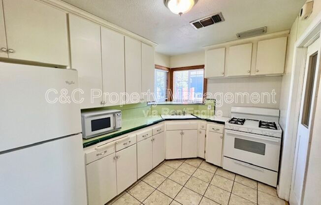 1720 CHERRY AVE