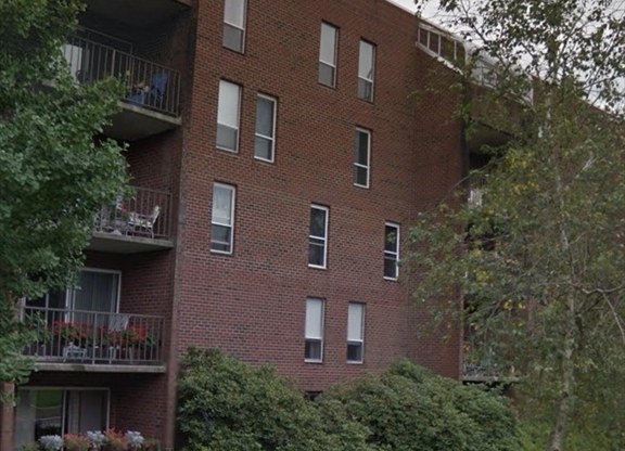 50 56 BROADLAWN PARK