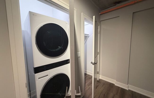2 beds, 2 baths, 908 sqft, $3,650, Unit 952-202