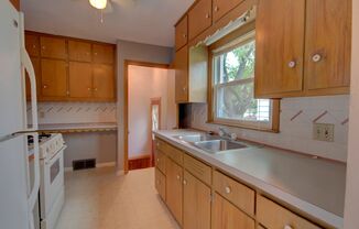 3 beds, 1.5 baths, $1,695