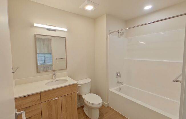Studio, 1 bath, 314 sqft, $1,300, Unit 314