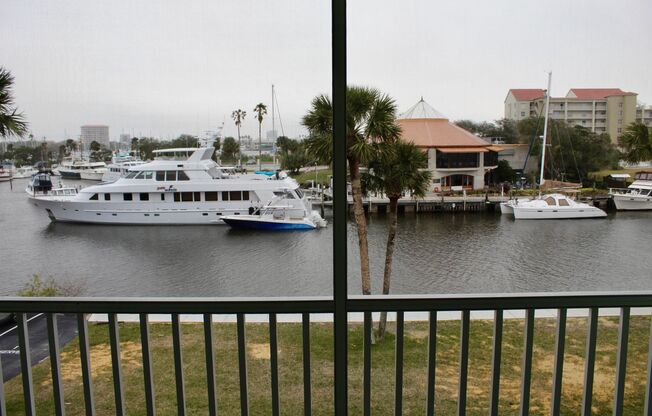 Beautiful 2/2 Riverfront Condo