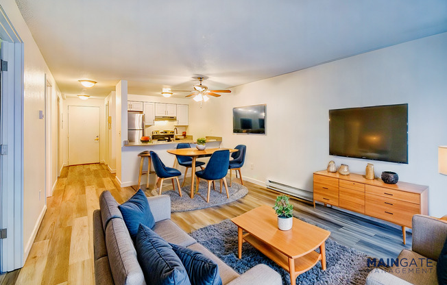 2 beds, 1 bath, 815 sqft, $1,999, Unit 104