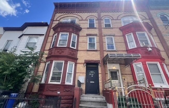 1129 ROGERS AVE