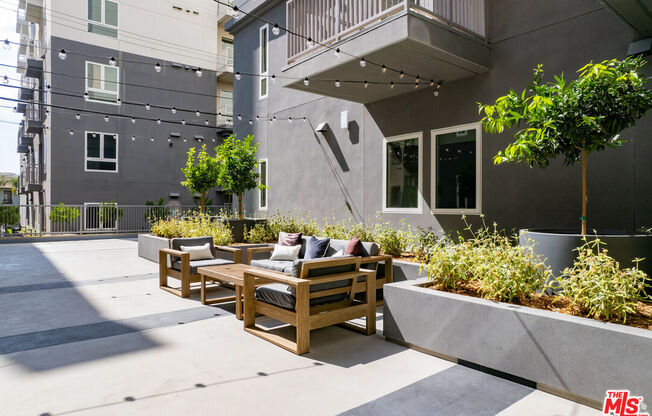 1 bed, 1 bath, 654 sqft, $2,100, Unit 104