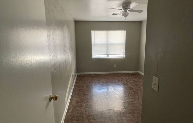 2 beds, 1 bath, 780 sqft, $1,190, Unit 411 F