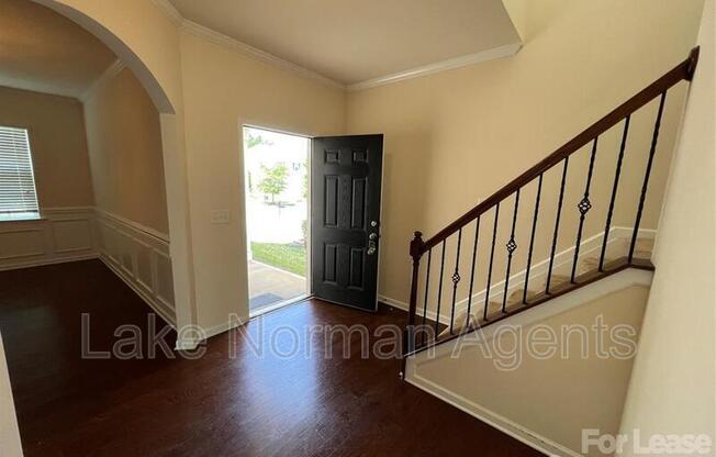 10374 RUTLEDGE RDG DR
