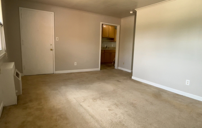 709 Daniels St Apt C