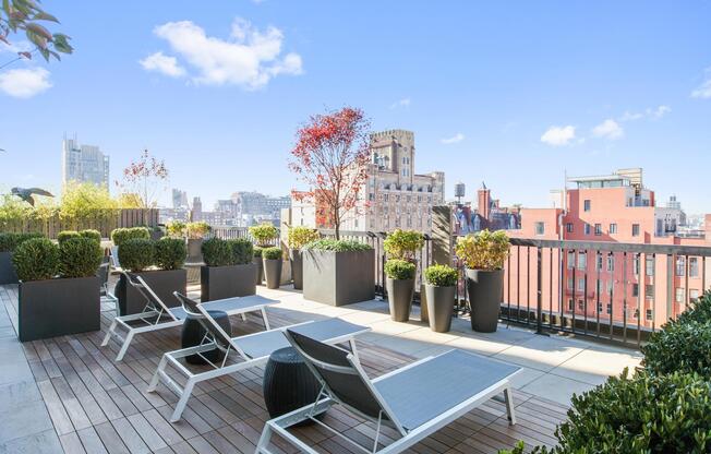 160 W 24th St