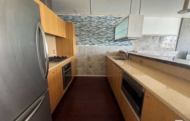 1 bed, 1 bath, 840 sqft, $3,000, Unit 910