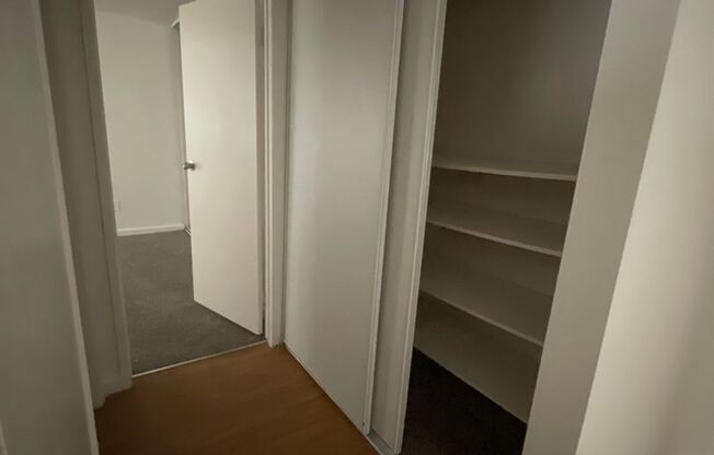 1 bed, 1 bath, 592 sqft, $925, Unit 17