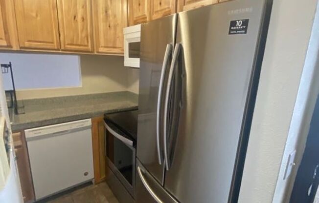 2 beds, 1 bath, $1,550