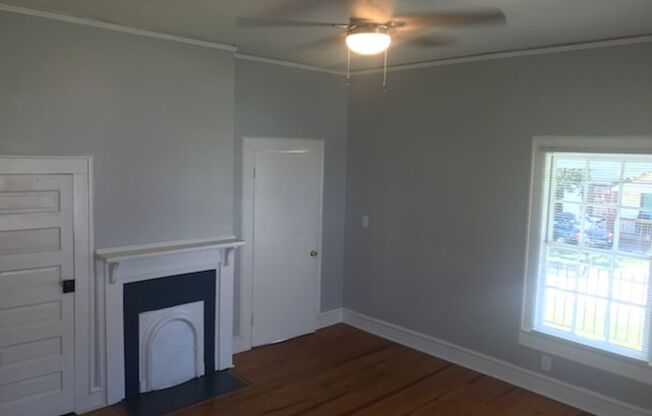 2 beds, 1 bath, $1,100