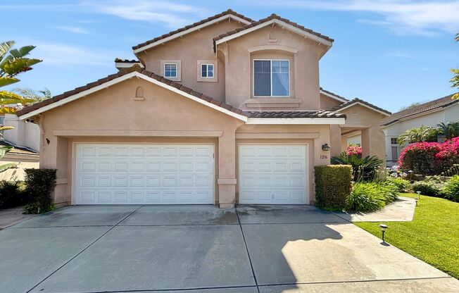 Beautiful & Spacious 5BD/3BA House in Eastlake W/ Central A/C, W/D, and Large Garage!