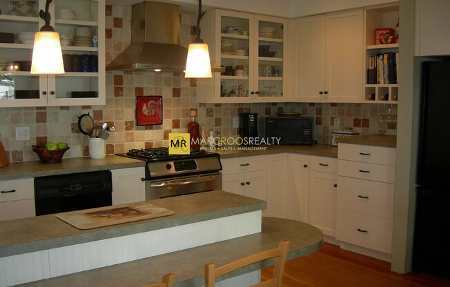89 GLADSTONE ST
