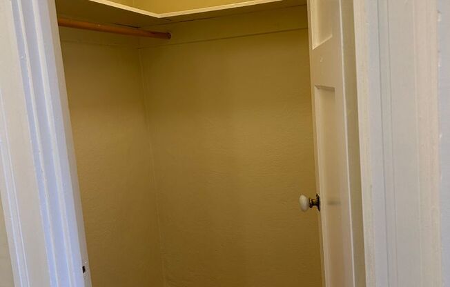 Studio, 1 bath, 430 sqft, $1,125, Unit 412