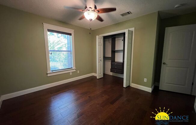 3 beds, 2 baths, $2,300