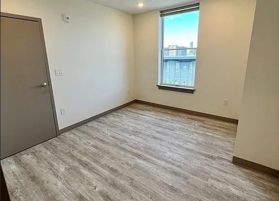 400 Dorchester Street