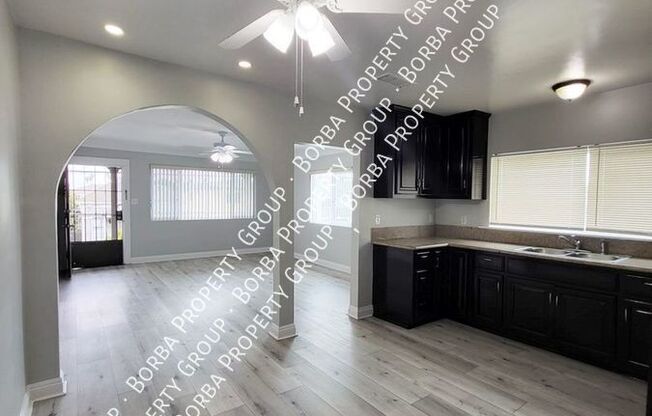 256 W 15 ST