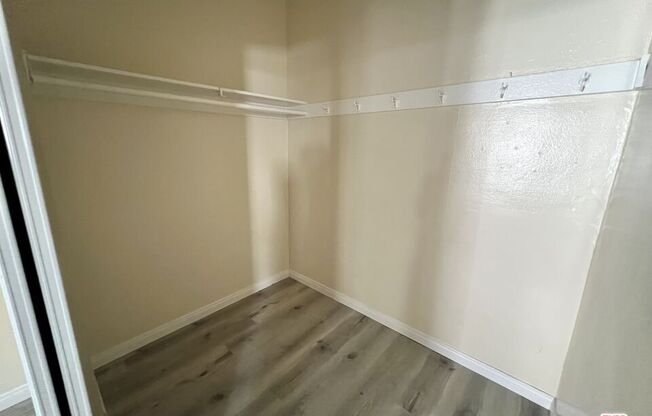 Studio, 1 bath, 450 sqft, $1,350, Unit 208