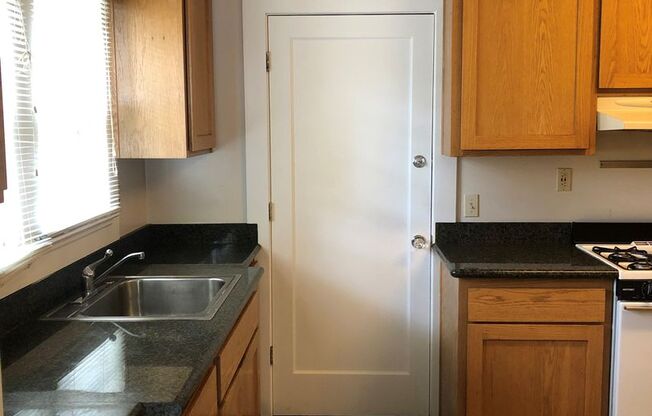 1 bed, 1 bath, $2,395, Unit Apt 03