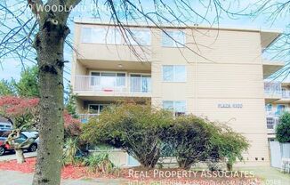 4300 Woodland Park Ave N