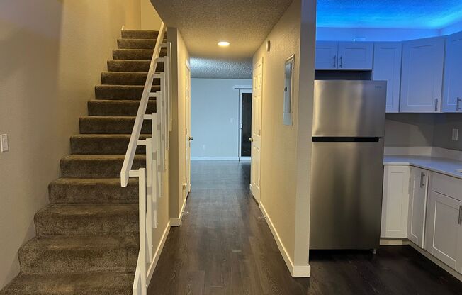 Prestige Townhomes: Stylish 2-Bedroom Living in the Heart of Puyallup