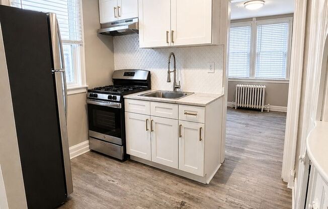 *** Spacious Apartments in Dormont * Pet Friendly * Walk to W. Liberty Ave Shops * Available Now ***