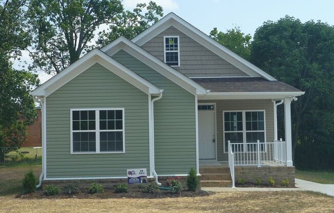 Available Now!! Three bedroom, two full bath home. located in Gastonia.