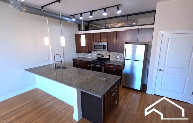 2778 N Milwaukee Ave