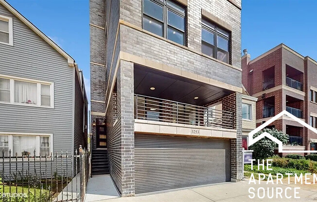 3253 N ELSTON AVE