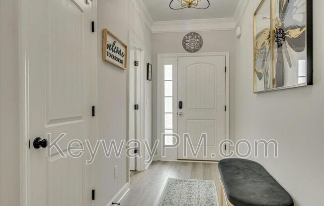 1044 MULFORD LOOP