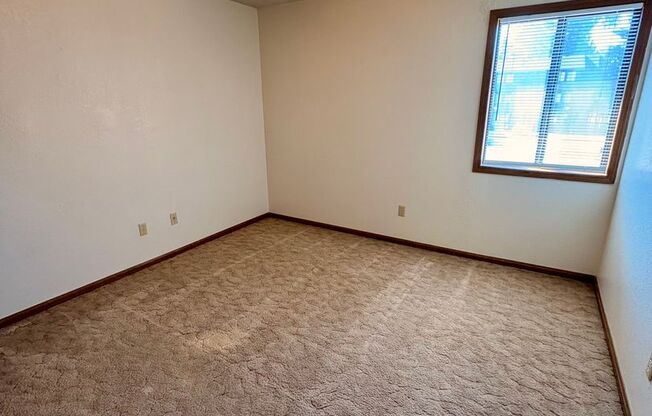 2 beds, 1 bath, 680 sqft, $775, Unit 1006B