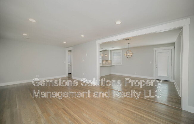 413 LYNN DR