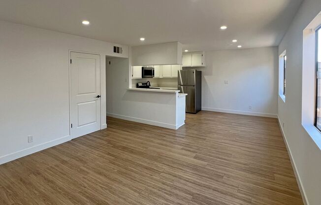2 beds, 2 baths, 800 sqft, $2,850, Unit Unit 207