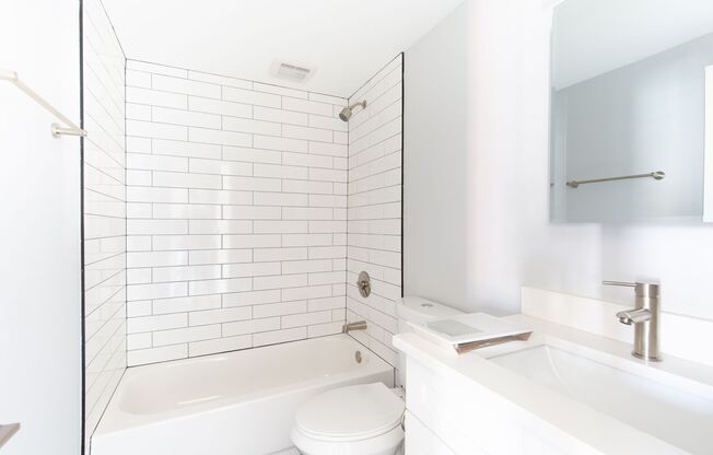 2 beds, 2 baths, 750 sqft, $3,195, Unit 3444-2