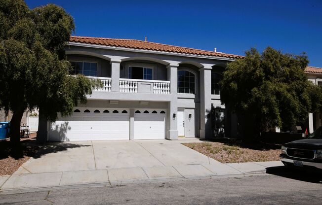HUGE LOFT + 5 BEDROOMS IN SE