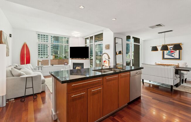 Downtown San Diego - Luxury 1bd/1ba Furnished Residence in the Grande South