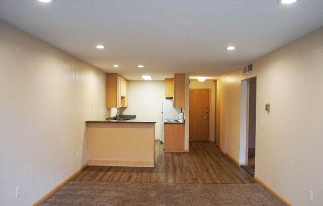 1 bed, 1 bath, 780 sqft, $1,374, Unit 222