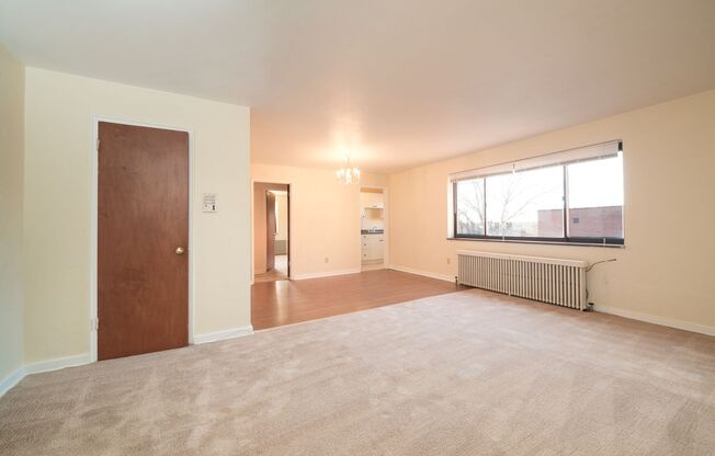 2 beds, 1 bath, 710 sqft, $1,640, Unit 02D
